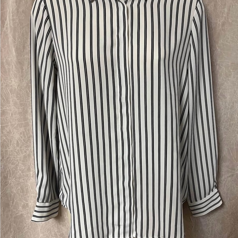 Ann Taylor Black and White 3/4 Sleeve Button Down Shirt